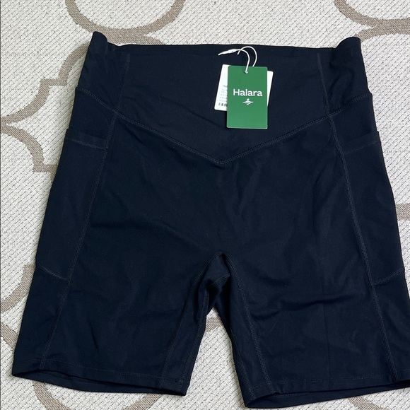 Halara UltraSculpt High Waisted Scrunch Butt Pocket Biker Shorts 7'', size large - Picture 3 of 15